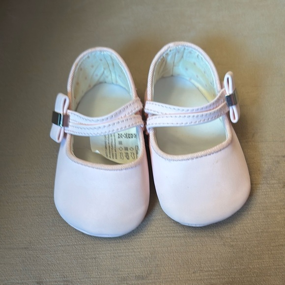 Mayoral Other - Mayoral Pink Baby Shoes with Bow size 1